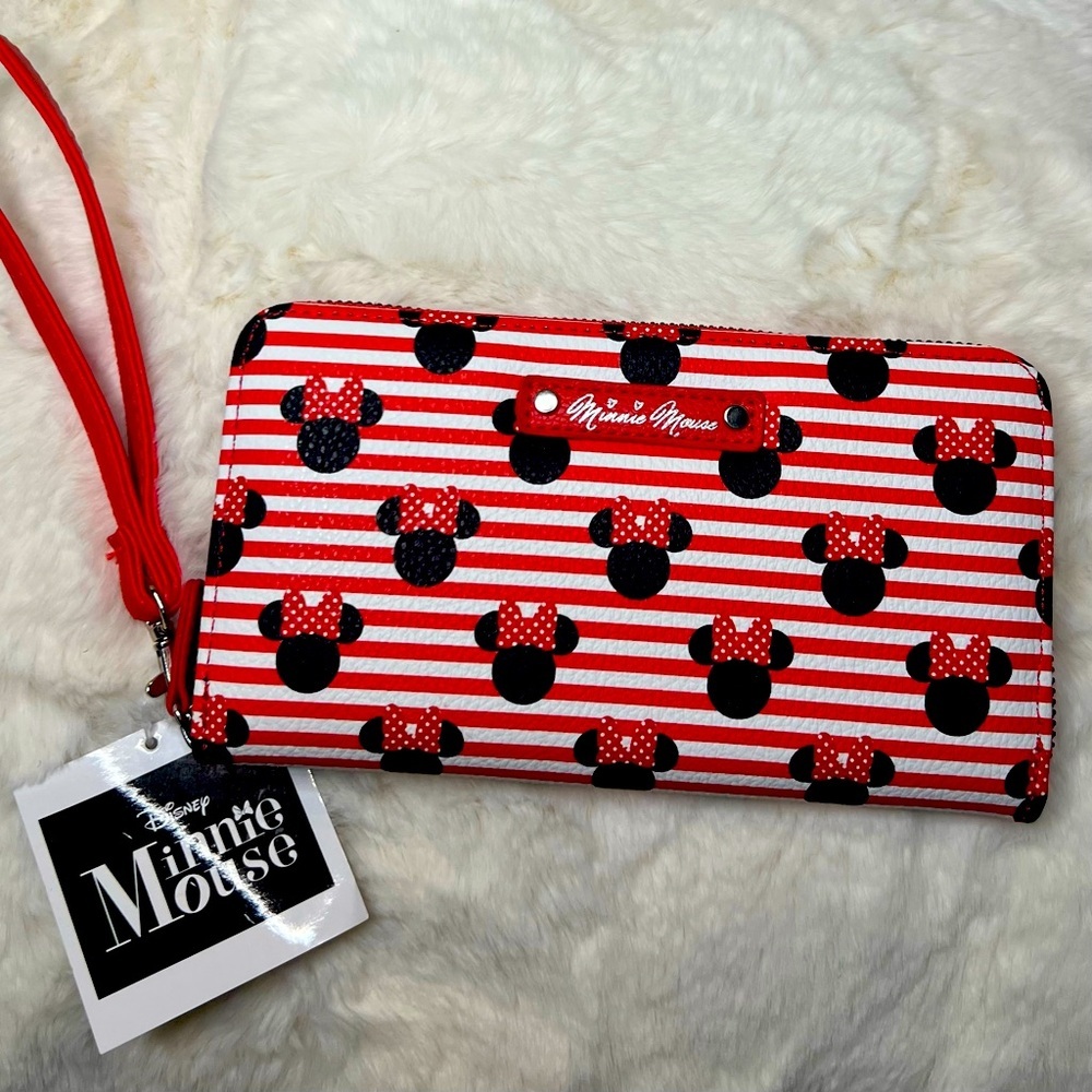 Disney Wallet NWT Red / Black Minnie Mouse